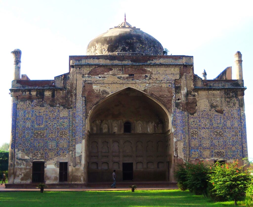 Best places to visit in Agra