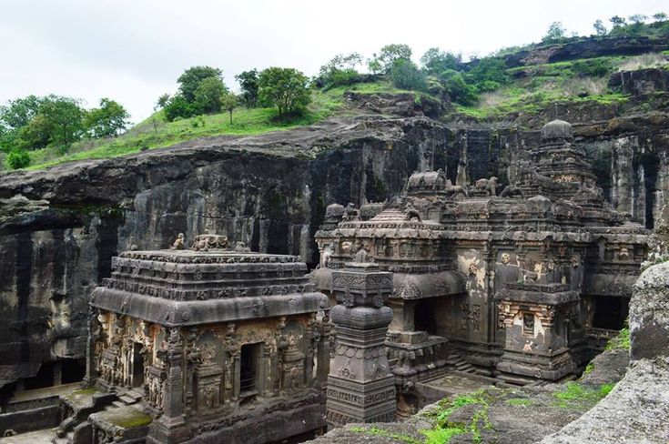 The Ajanta and Allora caves' histories
