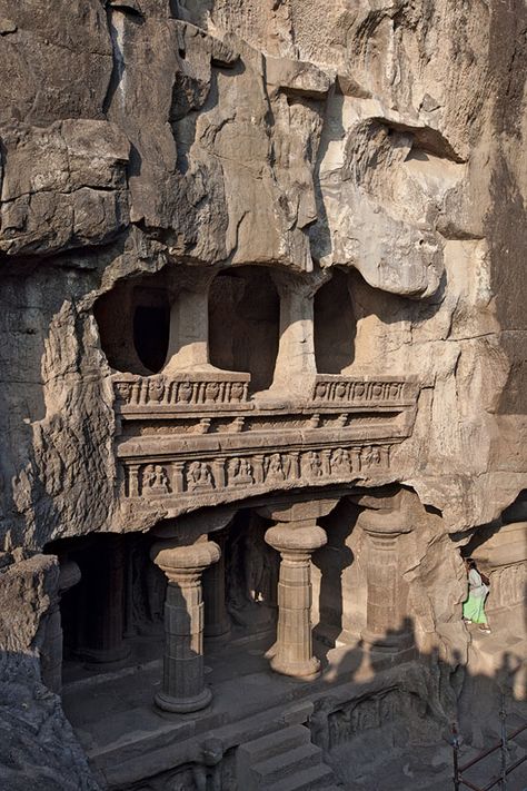The Ajanta and Allora caves' histories