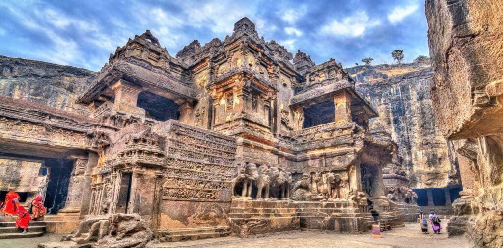 The Ajanta and Allora caves' histories