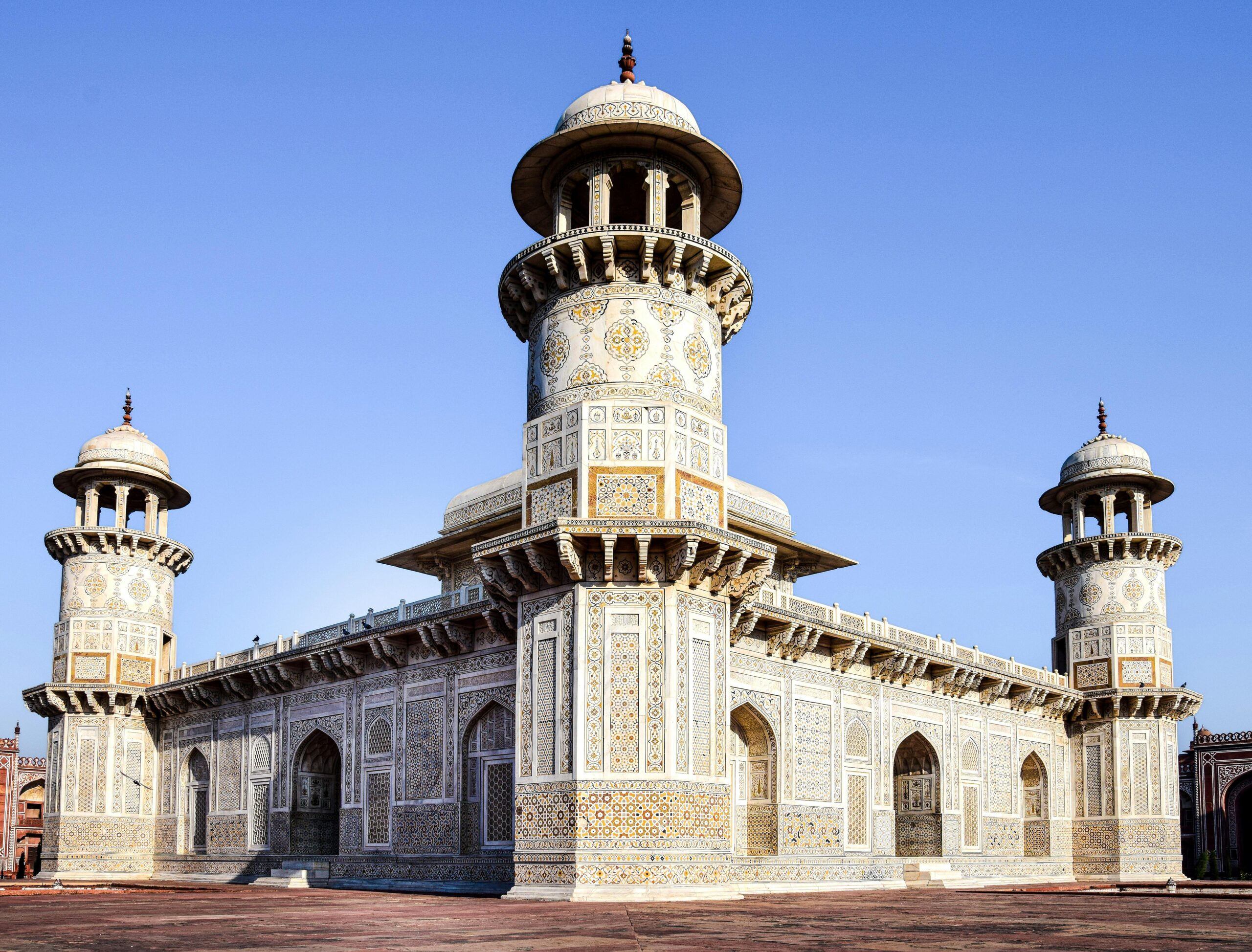 Best places to visit in Agra